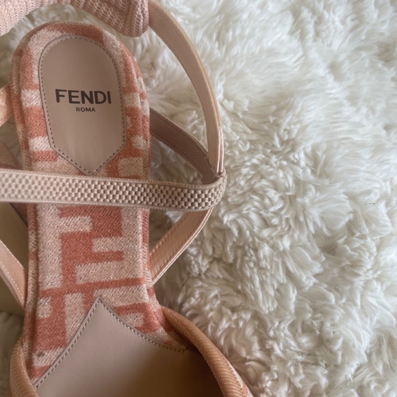 New never worn Fendi heels - Picture 7 of 11